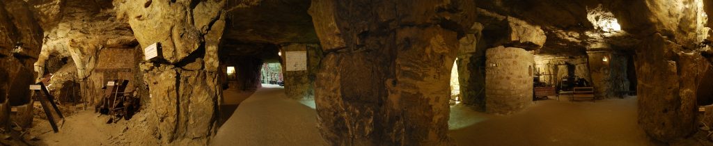 VISITER LA CAVE VIVANTE DU CHAMPIGNON