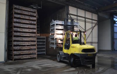 La grande superficie des maisons de culture facilite la mécanisation.